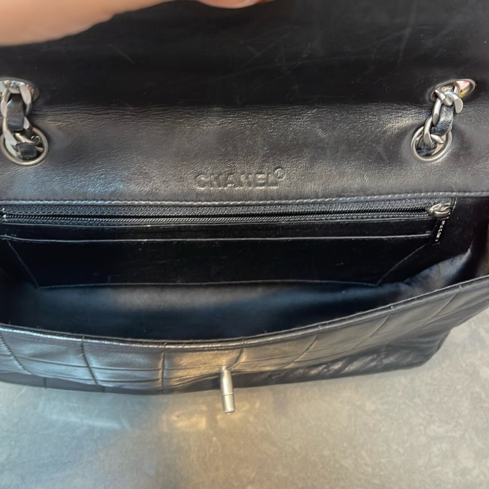 Chanel Chocolate Bar Lambskin Black Flap Bag - Picture 10 of 16